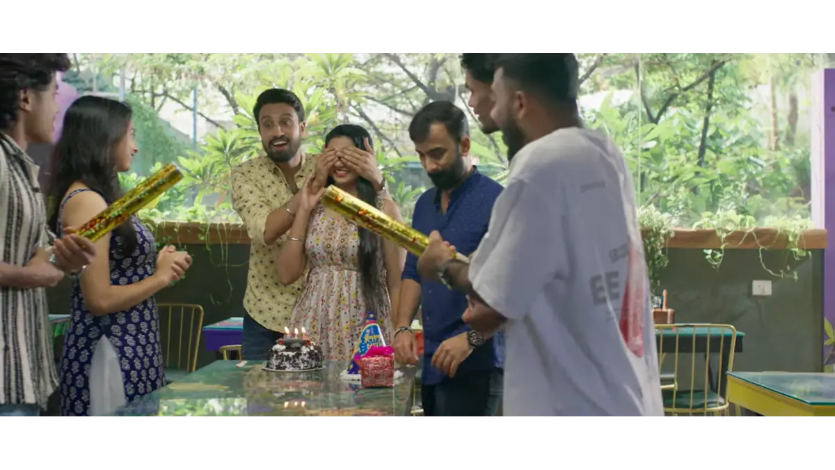 Kla Kla Klee Klee Nazriya Thirinjunookki